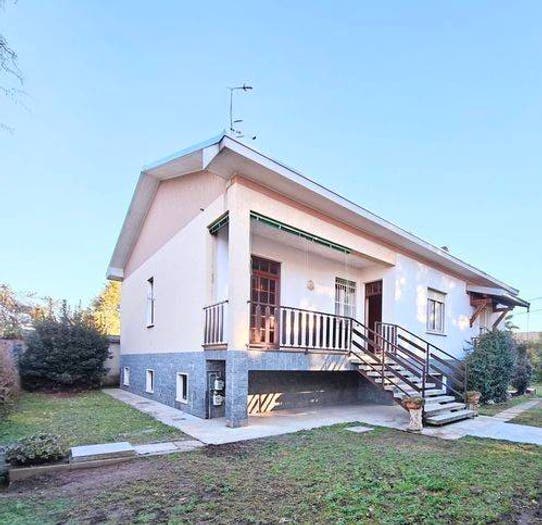 Casa con 5 locali in vendita in Via Milazzo, Fagnano Olona
