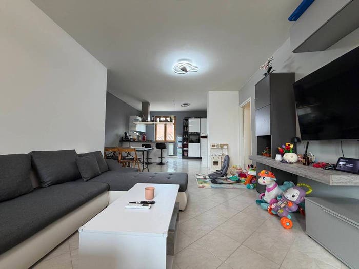 Appartamento quadrilocale in vendita in Viale Giuseppe Verdi, Centro, Montecastrilli