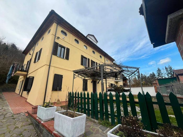 Casa con 6 locali in vendita in Via Trieste, Montecastello