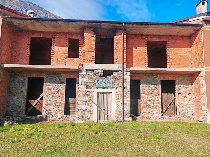 Casa con 5 locali in vendita in via del Ponte, Quassolo