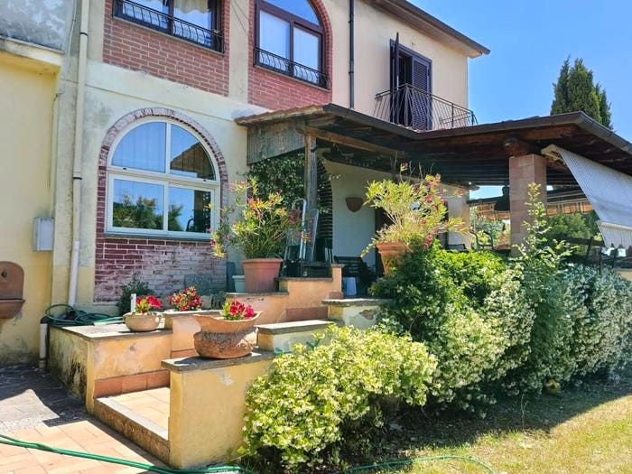 Casa con 6 locali in vendita in Strada Provinciale Cassia Cimina, Ronciglione