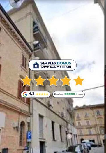 Appartamento con 6 locali in vendita in Corso Cavour, Centro, Macerata