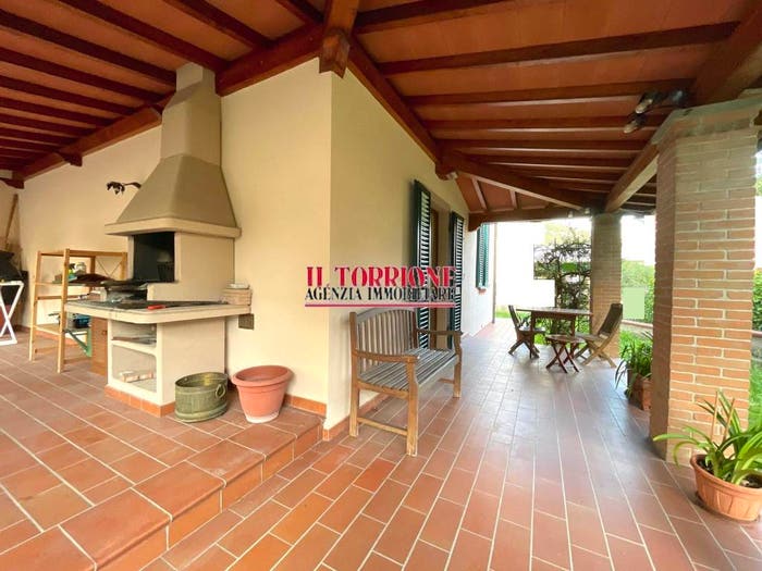 Casa con 6 locali in vendita in Via Aprile, Centro, Pescia