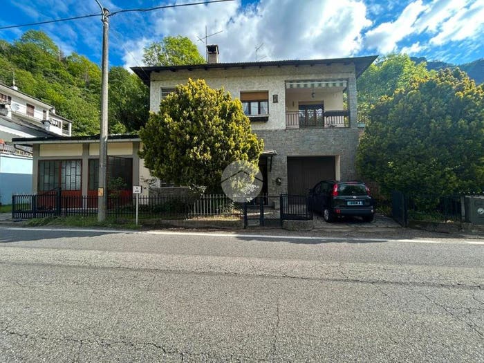 Casa trilocale in vendita in Via San Donato, Centro, Locana