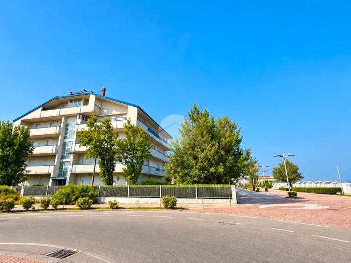 Appartamento quadrilocale in vendita in Via Massimo D'Azeglio, Centro, Misano Adriatico