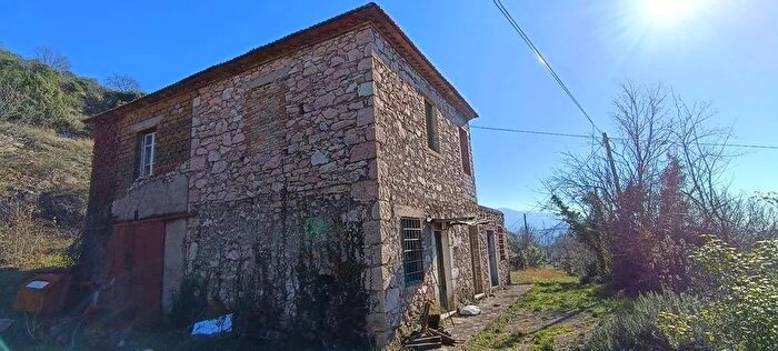 Casa quadrilocale in vendita in Via San Biagio, Cottanello