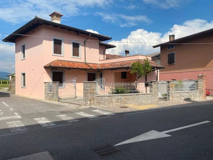 Casa quadrilocale in vendita in Via Papa Giovanni XXIII, Corno di Rosazzo