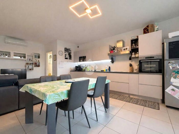 Appartamento quadrilocale in vendita in Via quattro novembre, Pradelle, Nogarole Rocca