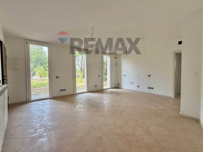Appartamento trilocale in vendita in Via dosso Baroardo, Castelverde