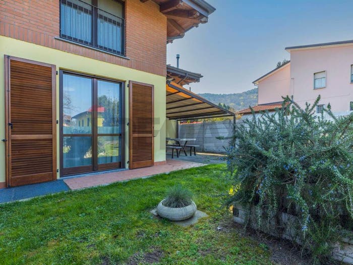 Casa trilocale in vendita in via Sotto Campagna, Comabbio