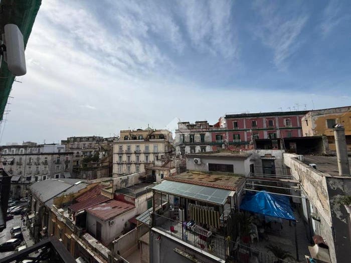 Appartamento quadrilocale in vendita in Via Pontenuovo, Tribunali, Napoli