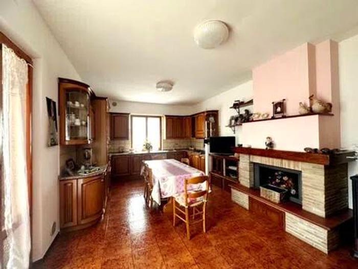 Casa con 6 locali in vendita in Centro, Acqualagna