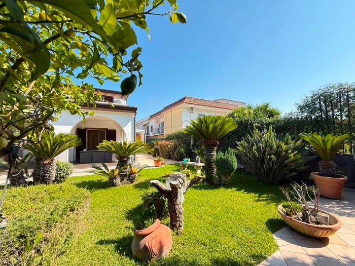 Casa con 6 locali in vendita in Via San Nullo, Licola Paese, Giugliano in Campania