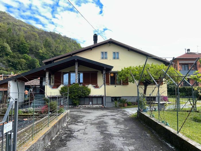 Casa con 5 locali in vendita in Centro, Cuveglio