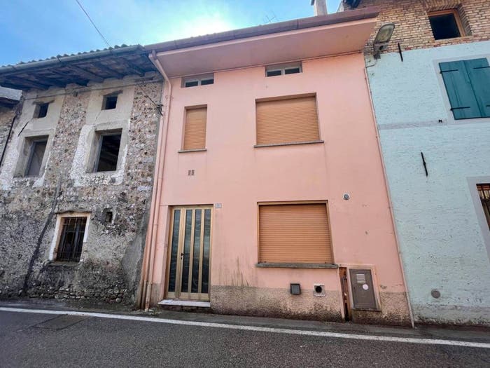 Appartamento con 6 locali in vendita in Borgo dei Fabbri, Carpacco, Dignano