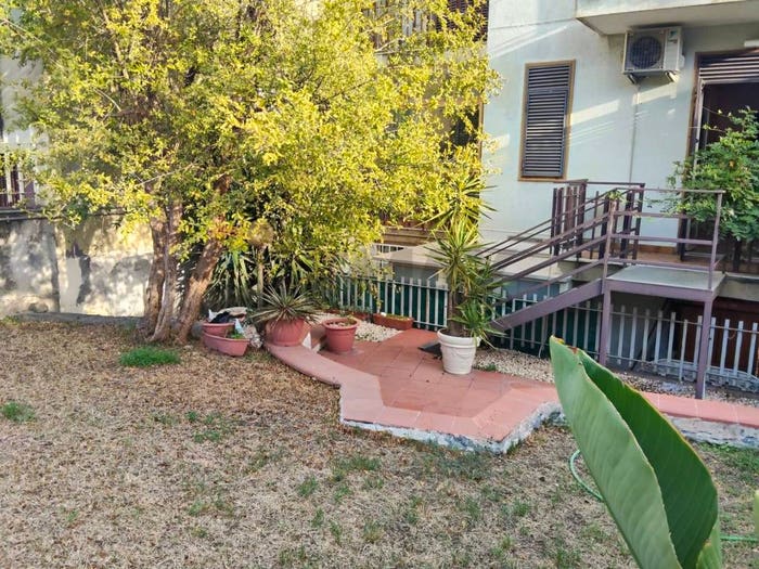 Appartamento con 5 locali in vendita in Viale Angelo Vasta, Cannizzaro, Catania
