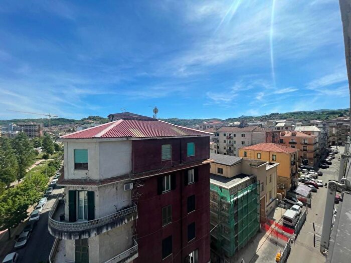 Appartamento trilocale in vendita in Viale Giacomo Mancini, Mancini, Cosenza