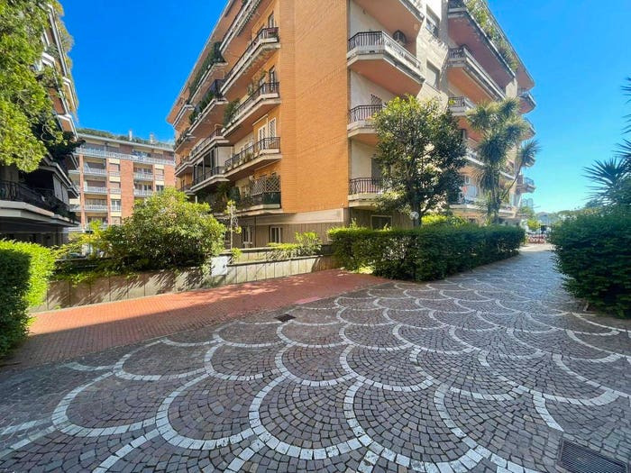 Appartamento trilocale in vendita in Via Sangemini, Camilluccia Farnesina, Roma
