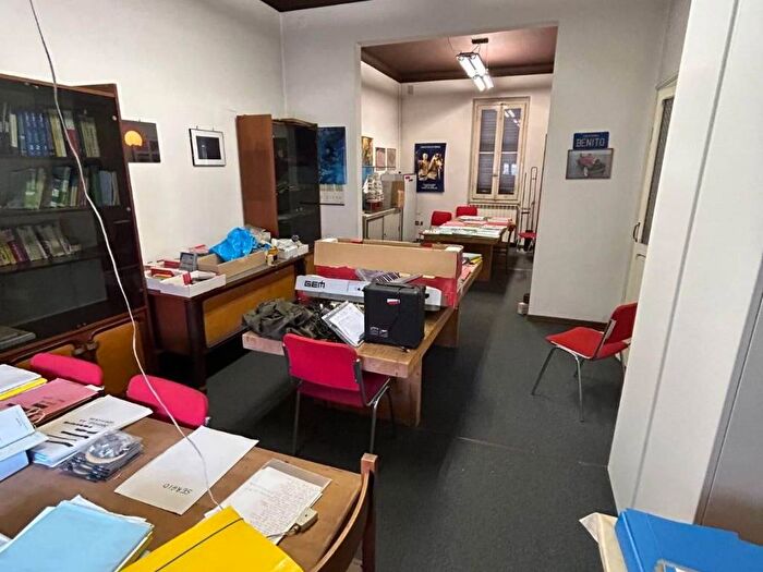 Appartamento con 6 locali in vendita in Piazzale Giosuè Carducci, Pesaro