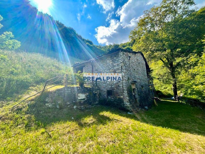 Casa quadrilocale in vendita in Località Lentè, Gazzaniga