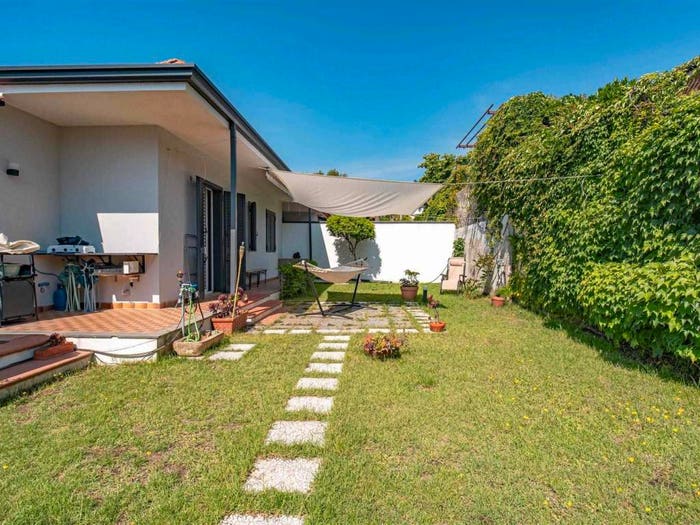 Casa quadrilocale in vendita in via fratelli gemellaro, Nicolosi