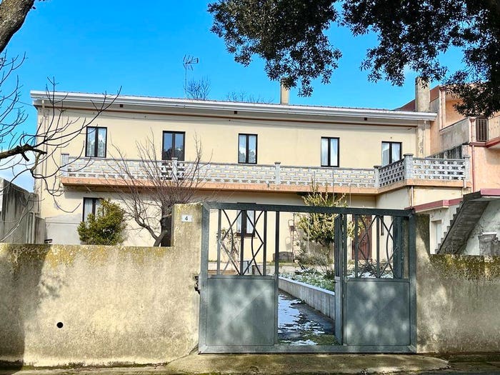 Casa con 5 locali in vendita in Via Castellani, Sadali