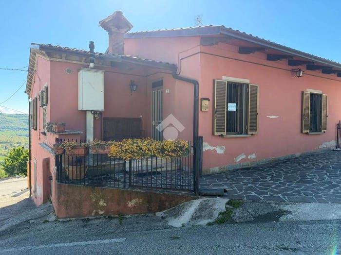 Casa trilocale in vendita in Strada dei Lozzi, Torre Calzolari, Gubbio