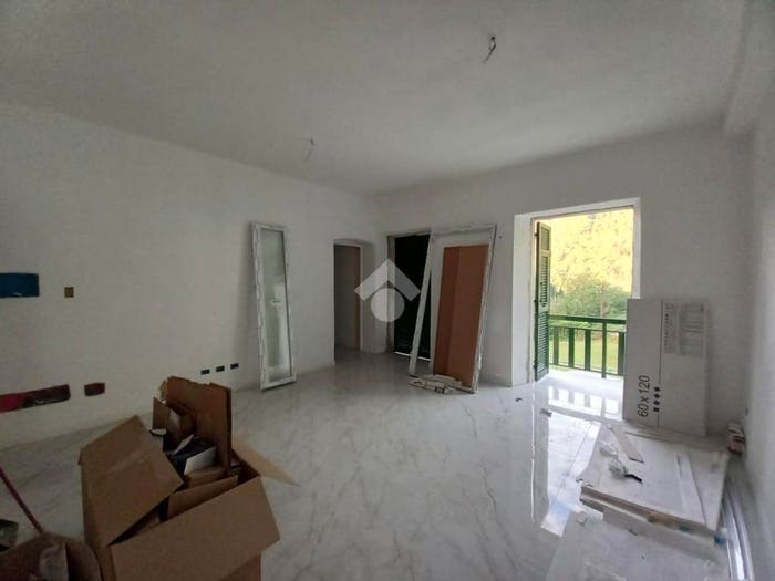 Appartamento quadrilocale in vendita in Via SS, Borgonovo, Mezzanego