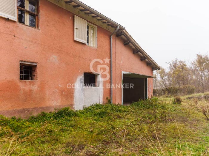 Casa con 6 locali in vendita in Via Giovanni Agnelli, Campello sul Clitunno