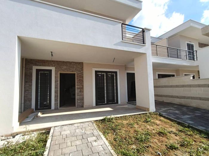 Casa quadrilocale in vendita in Via delle Viole, Villaggio Giornalisti Poggio, Anzio