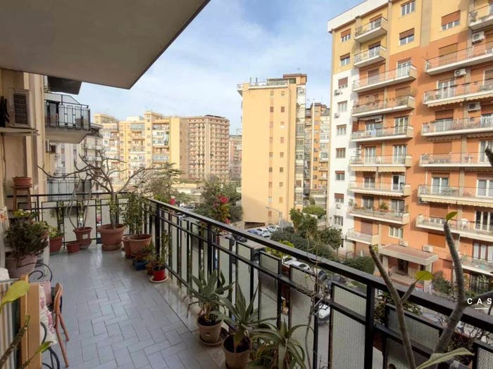 Appartamento con 5 locali in vendita in Via Spagna, Strasburgo Belgio, Palermo
