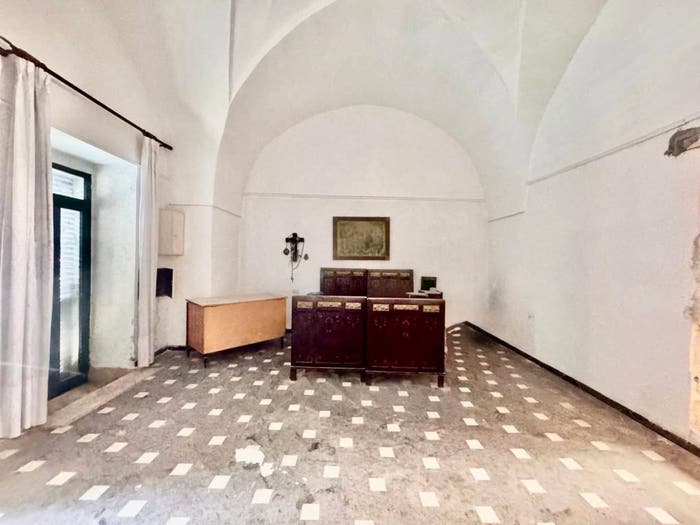 Casa con 6 locali in vendita in Via Umberto I, Collepasso