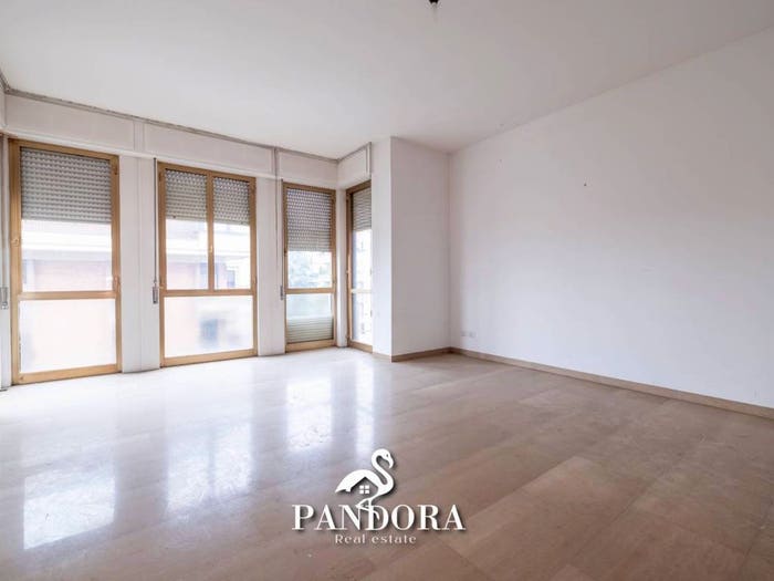 Appartamento con 5 locali in vendita in Via Marsala, Centro, Gallarate