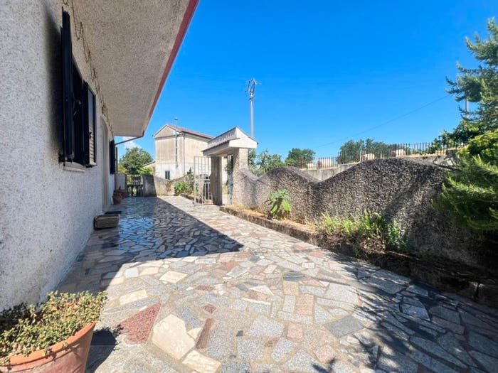 Casa con 6 locali in vendita in Cda pescara, Luzzi