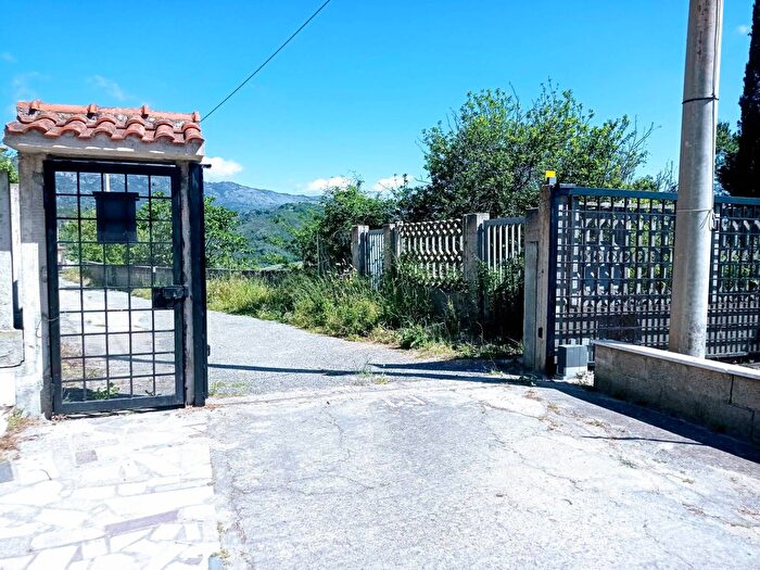 Appartamento con 6 locali in vendita in Via San Rocco, Placanica