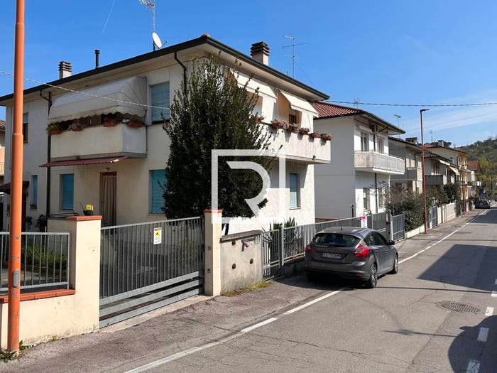 Appartamento quadrilocale in vendita in Pò, Centro Storico, Cesena