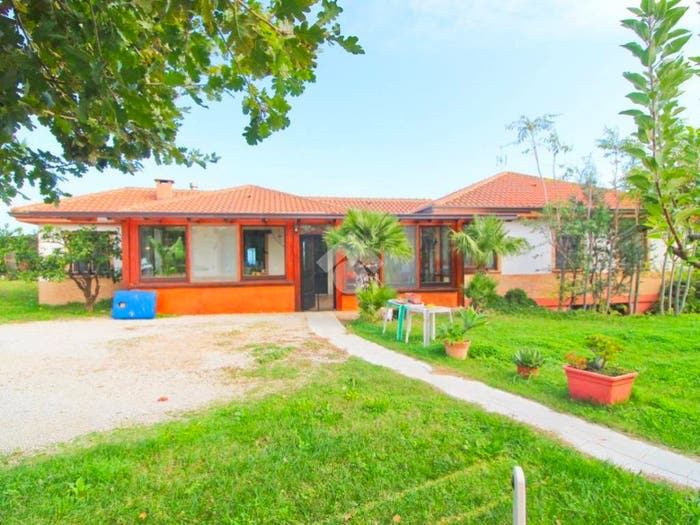 Casa con 5 locali in vendita in Strada Comunale Giardini, Campomarino