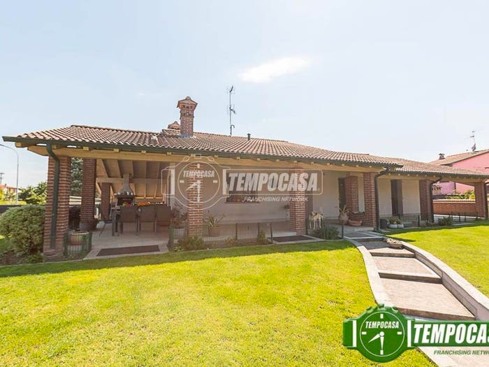 Casa trilocale in vendita in Via Lago Gerundo, Centro, Casaletto Ceredano