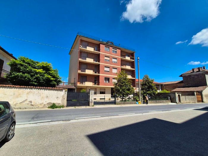 Appartamento trilocale in vendita in piazza Mercato, Centro, Montechiaro d'Asti