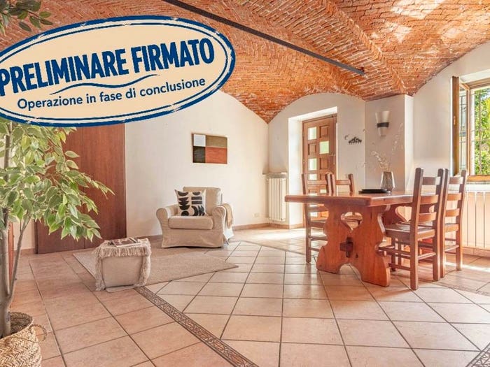 Appartamento trilocale in vendita in Via Stocchetti, Centro, Besozzo