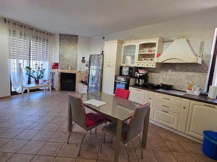 Appartamento con 5 locali in vendita in VIA MEUCCI, Trecastelli
