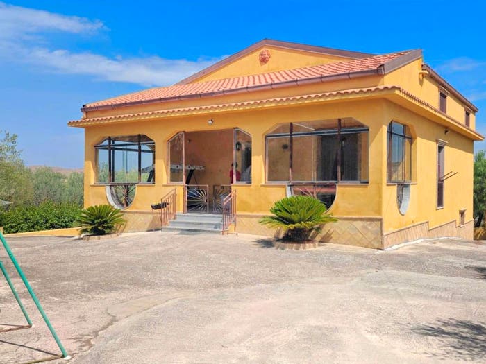 Casa con 6 locali in vendita in Strada Provinciale Canicattìbadia, Canicattì