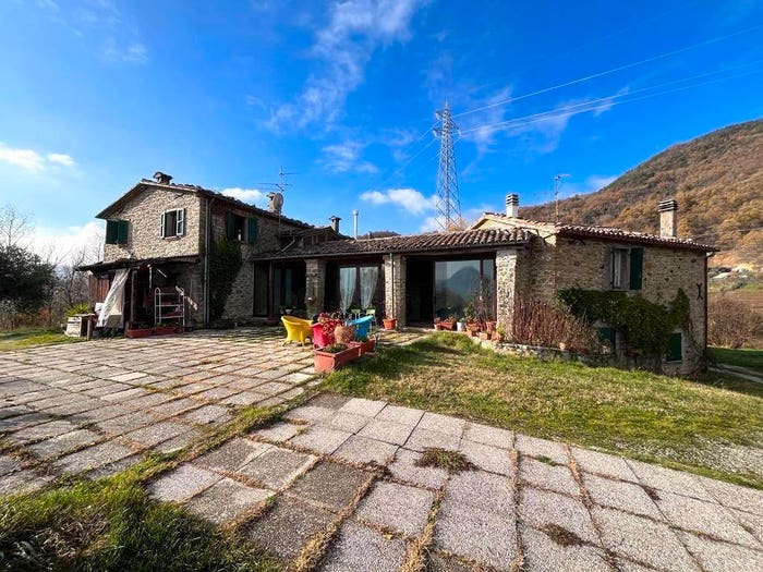 Casa con 6 locali in vendita in Via XXIV Maggio, Centro, Novafeltria