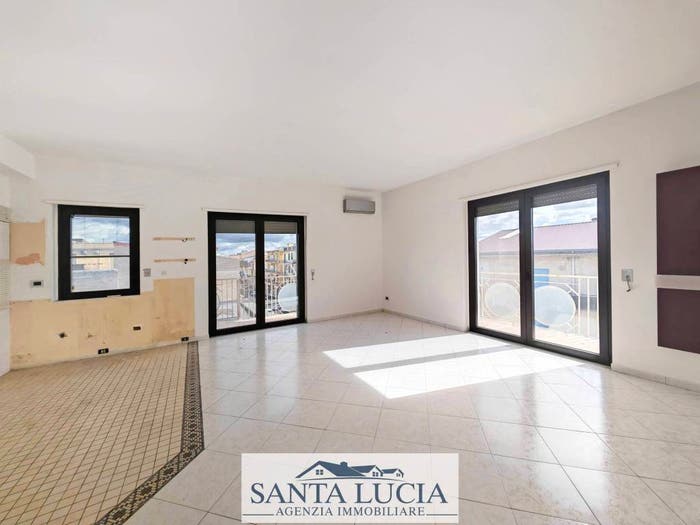 Appartamento con 6 locali in vendita in Via Carlo Alberto, Canicattì