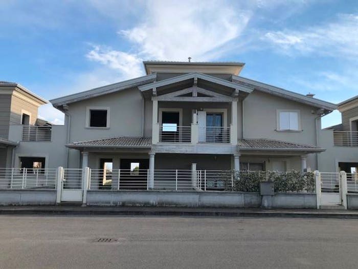 Casa con 5 locali in vendita in Gambara