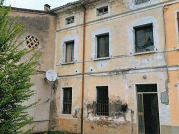 Casa con 6 locali in vendita in Via Testa, Ceresara