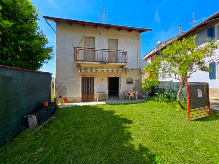 Casa quadrilocale in vendita in Via Re, Villamiroglio