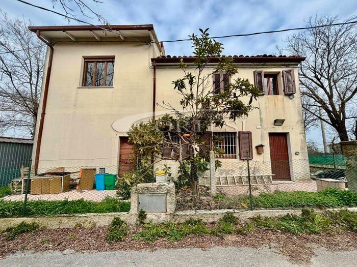 Casa con 5 locali in vendita in Via San Cesareo, Cuccurano Carrara, Fano