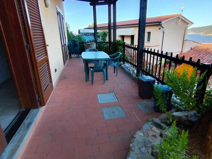Appartamento trilocale in vendita in Via di Redinoce, Marciana
