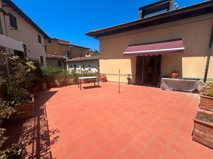 Appartamento quadrilocale in vendita in Via Battisti, Centro, Greve in Chianti